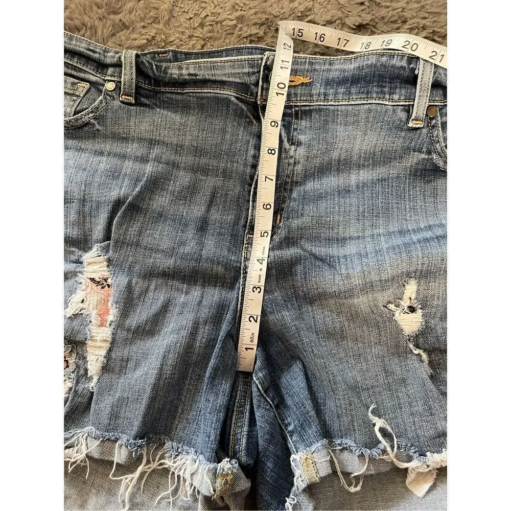 Lane Bryant jean embroidered‎ shorts size 22